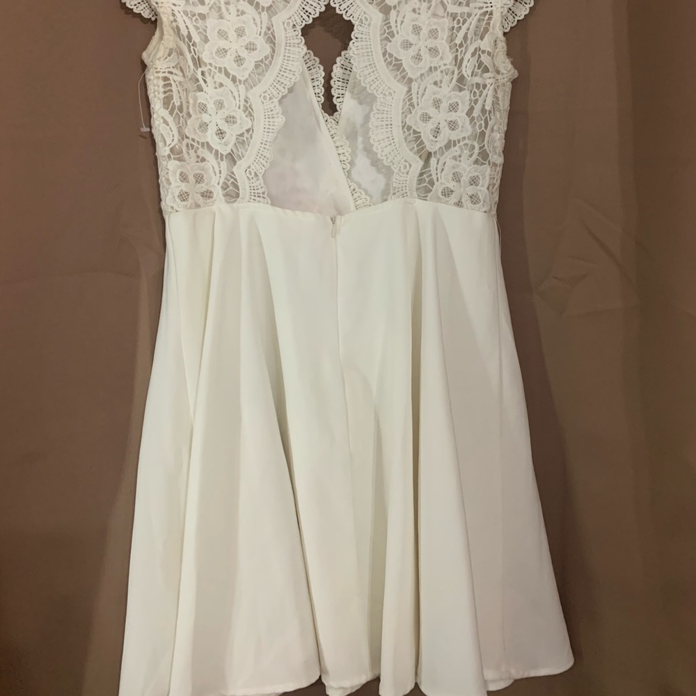 Dress - Picture 3 of 3